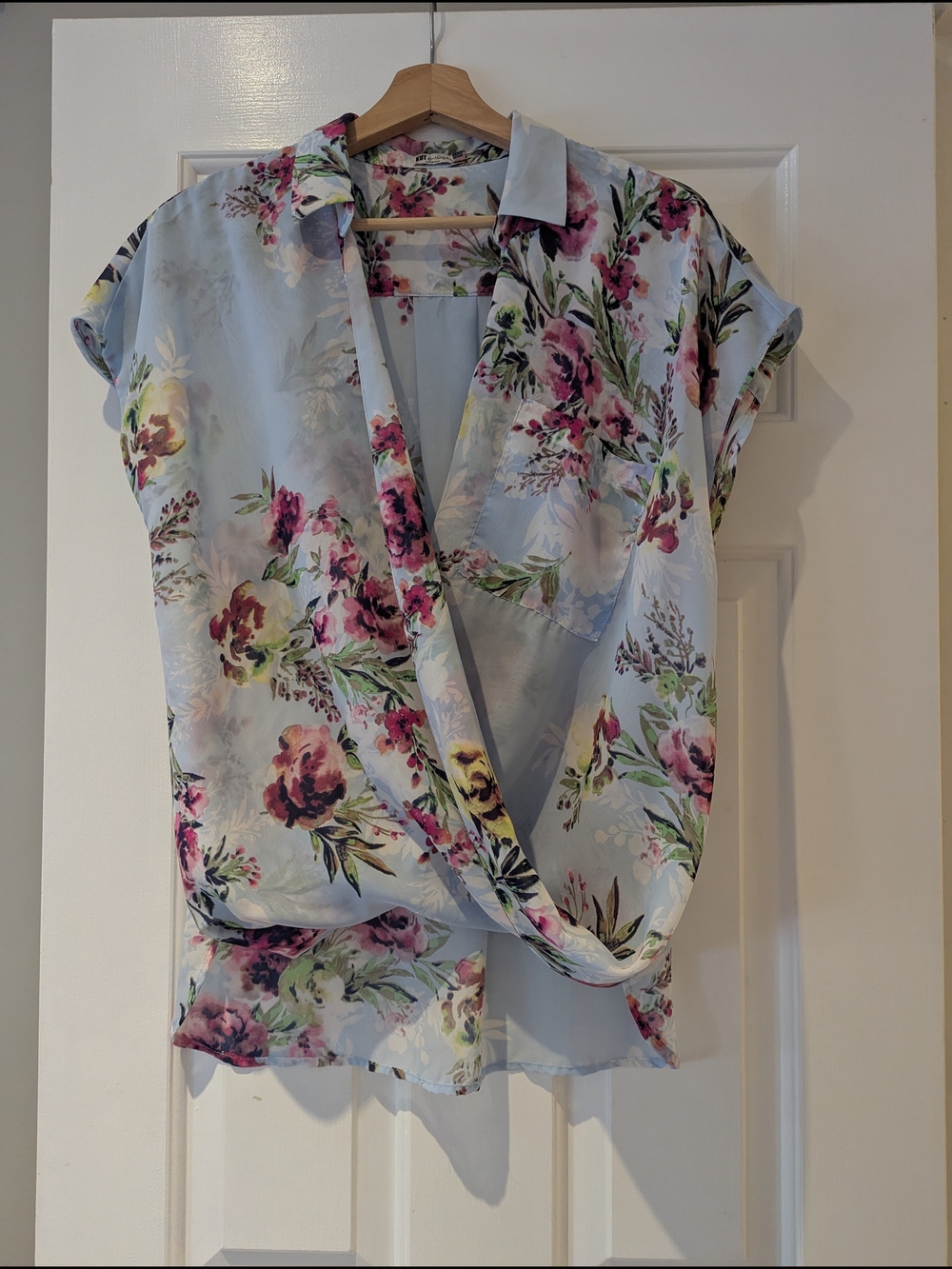 Kut from the Kloth Light Blue Floral Sheer Kimono Style Blouse Top Cottagecore M
